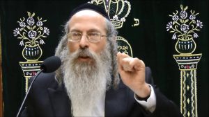 הרב אליהו גודלבסקי הנאשם בתקיפה מינית בשלושת בנותיו