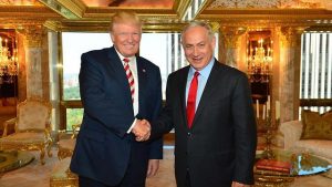 לחיצת הידיים בטראמפ טאוור(קובי גדעון, לע״מ)